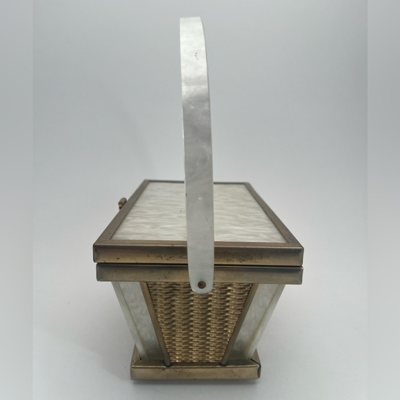 Vintage 40’s Tyrolean NY Woman Lucite Pearl & Gold Metal with Mirror Box Bag - Picture 4 of 13